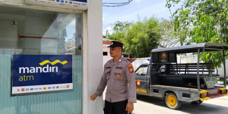 Antisipasi Curat, Curas dan Curanmor, Polresta Pekanbaru Laksanakan Patroli dan Sambang Daerah Rawan C3 Selama Libur Lebaran Idul Fitri 1444 H. 
